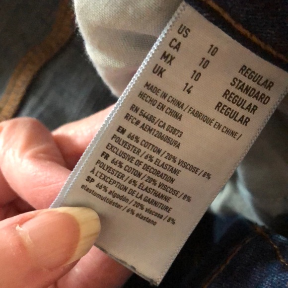 American Eagle π₯³2xHPπ₯³Outfitters Distressed Jeans - Picture 4 of 7